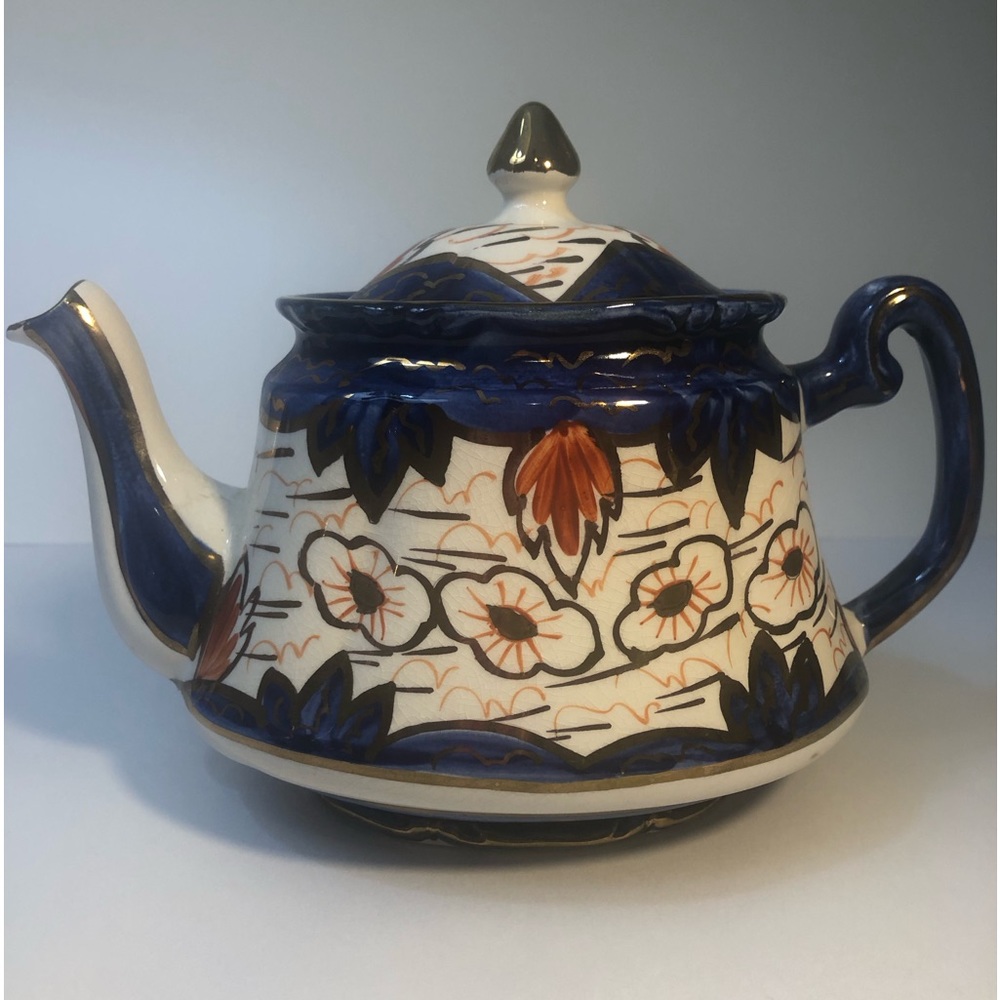 1945 teapot, Price Kensington Fine Bone China
